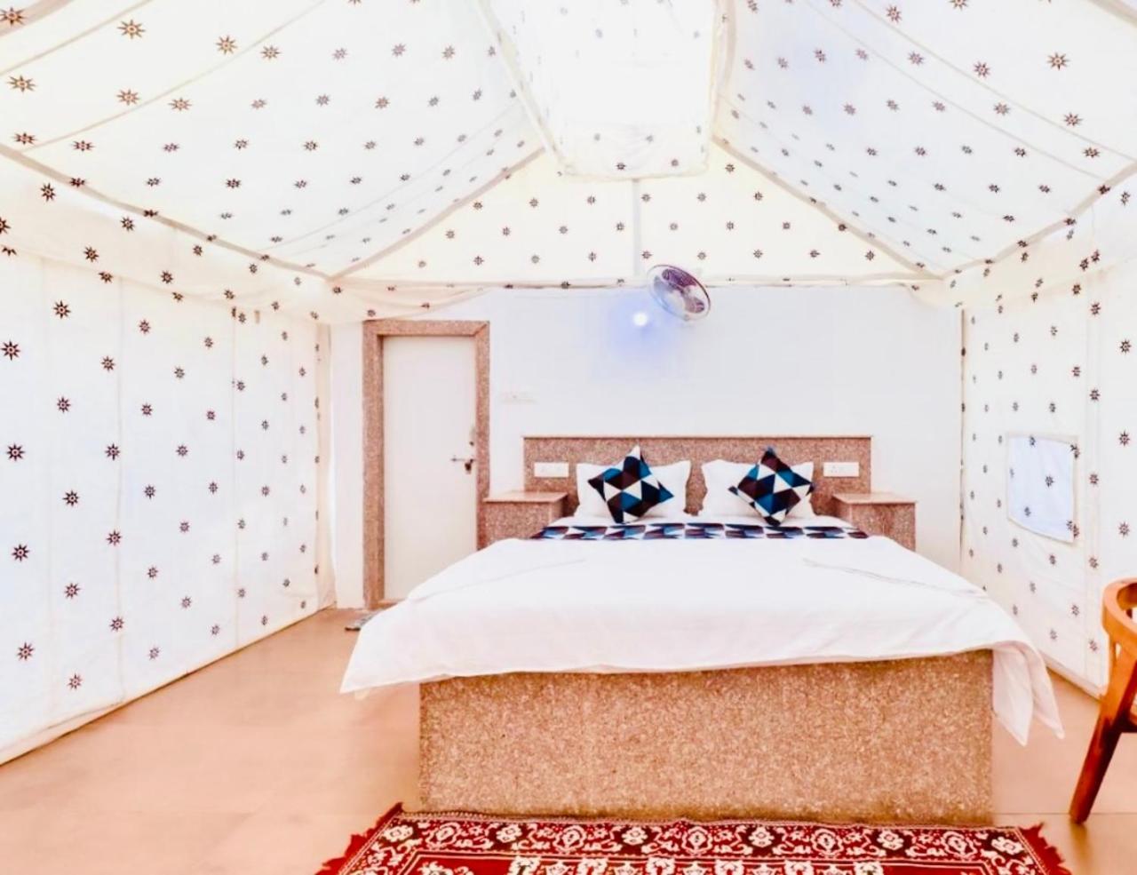 The Saffron Desert Camp Jaisalmer Exteriör bild